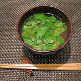 豆腐とアシタバのお味噌汁